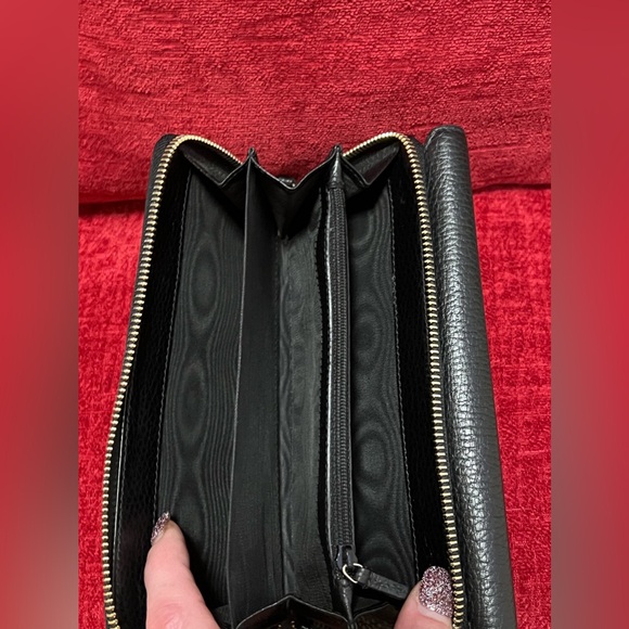 GUCCI AUTHENTIC BLACK TRIFOLD AND ZIPPY WALLET. EUC. - Picture 8 of 15